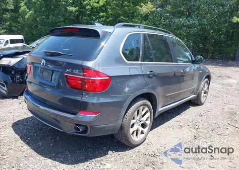 2013 BMW X5 xDrive35I/xDrive35I Premium/xDrive35I Sport Activity z USA, uszkodzony, nr VIN 5UXZV4C50D0B20525